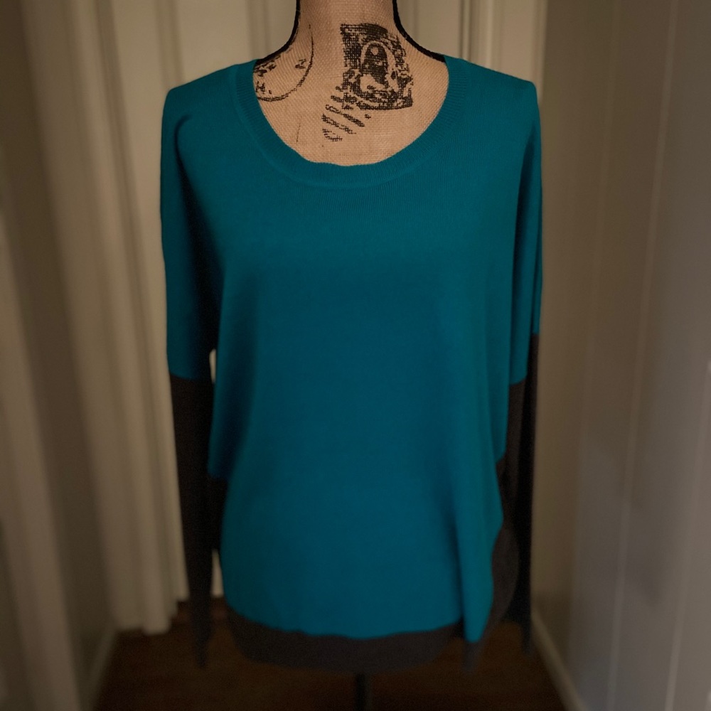 NWT Two Tone Sweater Lightweight & Soft XL